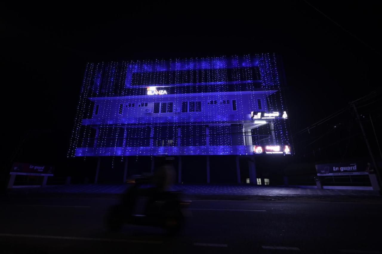 Emfore Elanza Kottayam Esterno foto